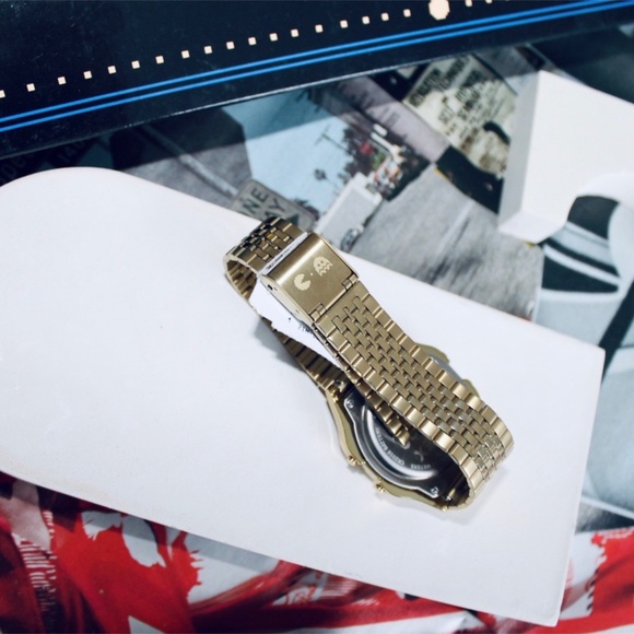 TIMEX T80 x PAC-MAN™ 34mm Stainless Steel Bracelet Watch - Picture 5 of 8